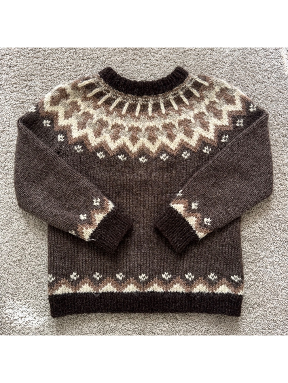 true vintage 70s hand knit Scandinavian style wool sweater size M